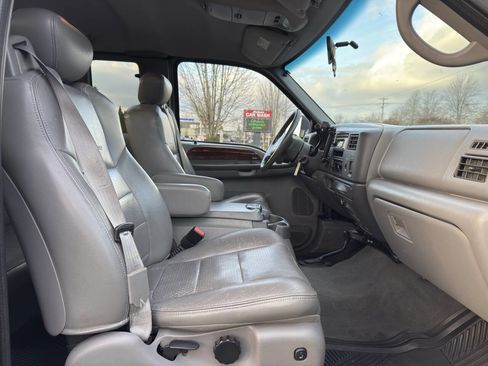 Used 2002 Ford F250 Lariat image 9