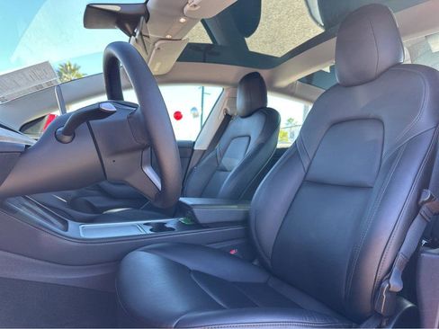 Used 2021 Tesla Model 3 Standard Range Plus image 8