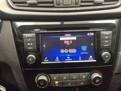 Used 2018 Nissan Rogue S image 25