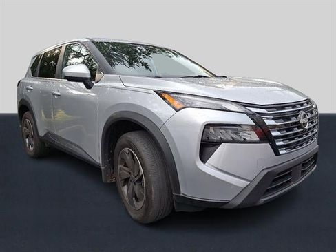 Used 2024 Nissan Rogue SV image 32