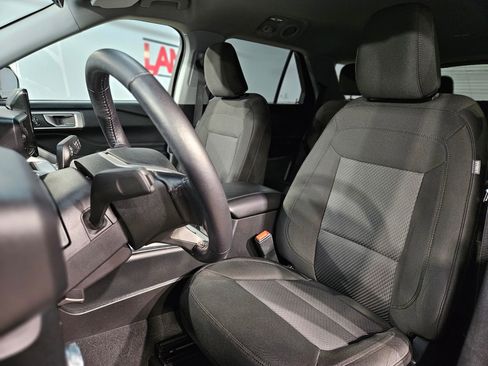 Used 2023 Ford Explorer XLT image 24