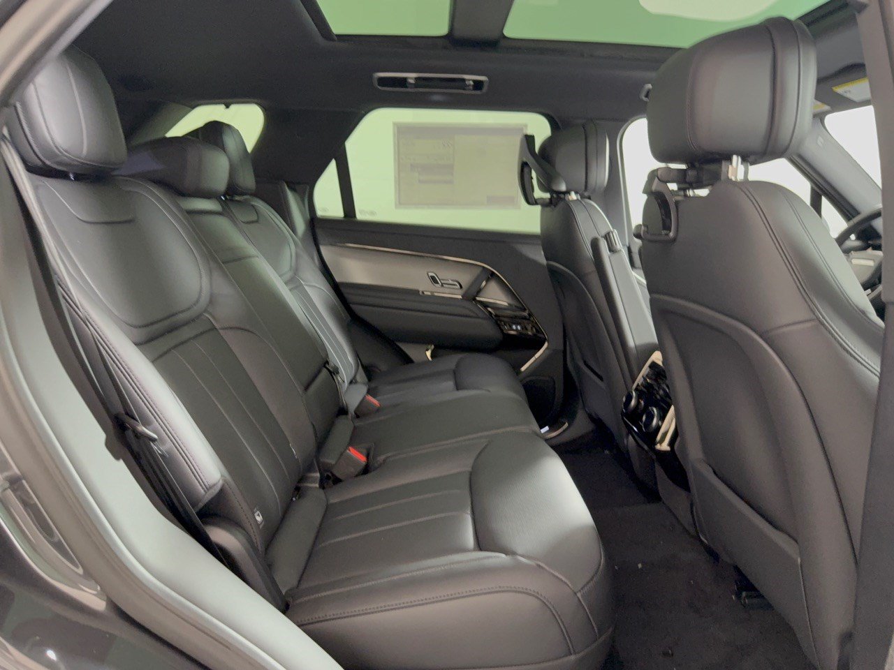 New 2027 Land Rover Range Rover Sport SE AWD/4WD image 29