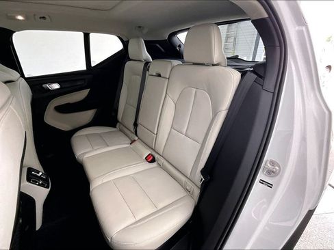 New 2026 Volvo XC40 B5 Plus w/ Protection Package Premier AWD/4WD image 17