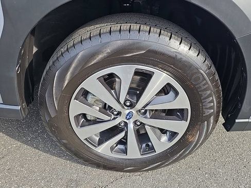 Used 2025 Subaru Outback AWD/4WD image 9