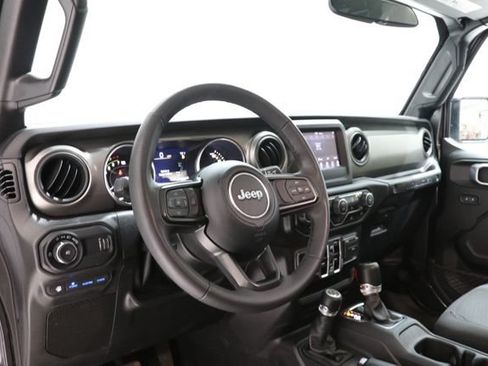 Used 2023 Jeep Wrangler Unlimited w/ Cold Weather Group AWD/4WD image 17