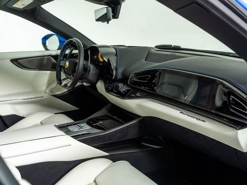 Certified 2025 Ferrari Purosangue Base image 35