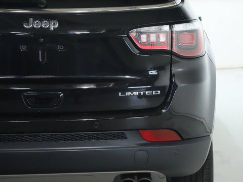 Used 2018 Jeep Compass Limited w/ Safe & Security Group AWD/4WD image 41