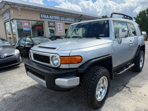 Used 2008 Toyota FJ Cruiser 4WD image 2
