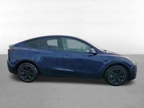 Used 2022 Tesla Model Y Long Range image 4