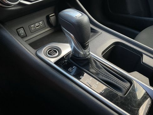 Used 2024 Nissan Sentra SV image 32