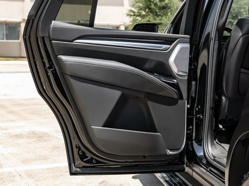 Used 2026 Cadillac Escalade V w/ LPO, Floor Liner Package AWD/4WD image 94