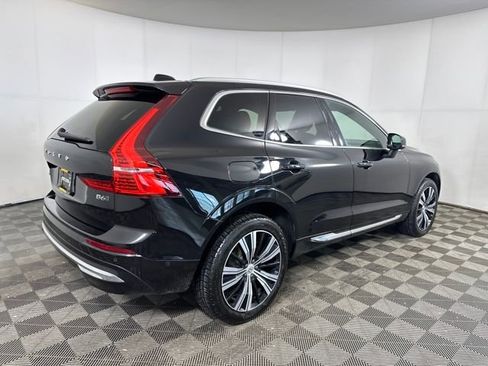 Used 2022 Volvo XC60 B6 Inscription w/ Advanced Package image 3