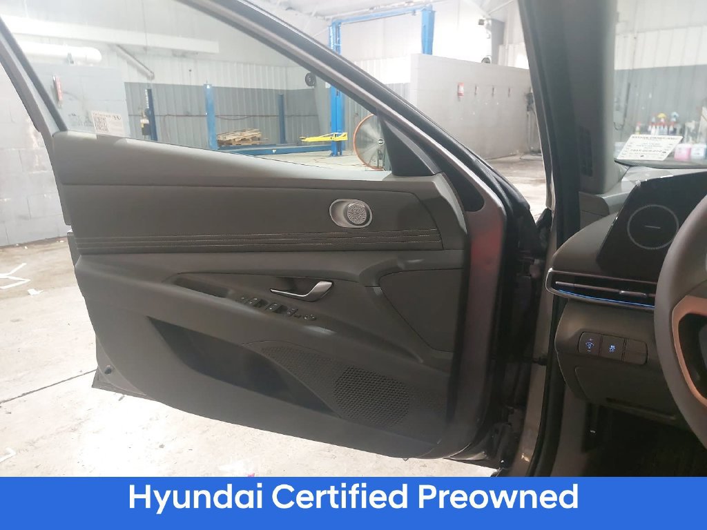 Certified 2025 Hyundai Elantra SEL FWD image 26