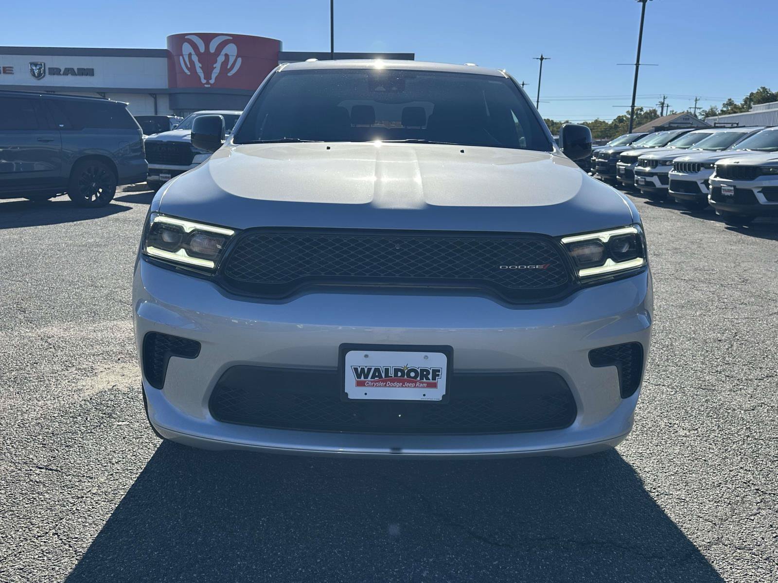 Used 2024 Dodge Durango SXT w/ SXT Blacktop Group AWD/4WD image 2