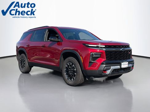 Used 2024 Chevrolet Traverse Z71 image 1