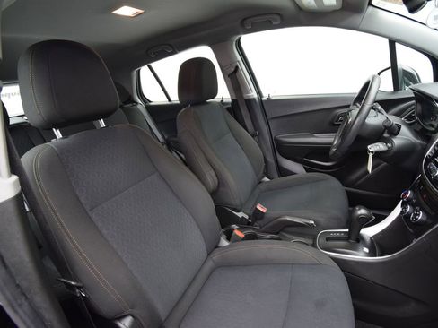 Used 2020 Chevrolet Trax LS image 13