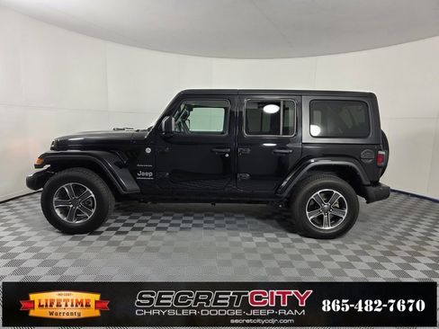 Used 2023 Jeep Wrangler Sahara image 4