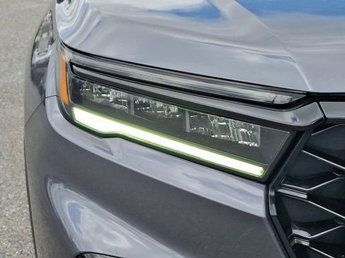 Used 2025 Honda Pilot Black Edition image 9