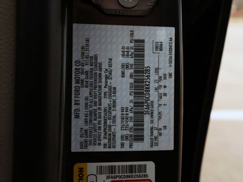 Used 2019 Ford Fusion SEL image 46