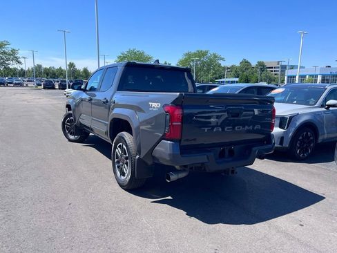 Used 2025 Toyota Tacoma TRD Sport AWD/4WD image 7