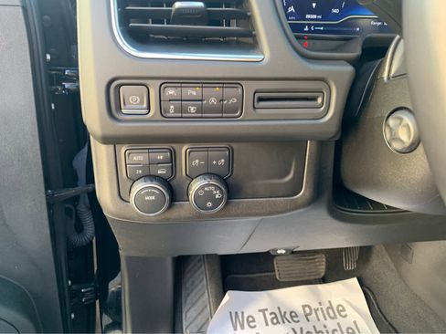 Used 2022 Chevrolet Tahoe LT w/ Luxury Package image 15