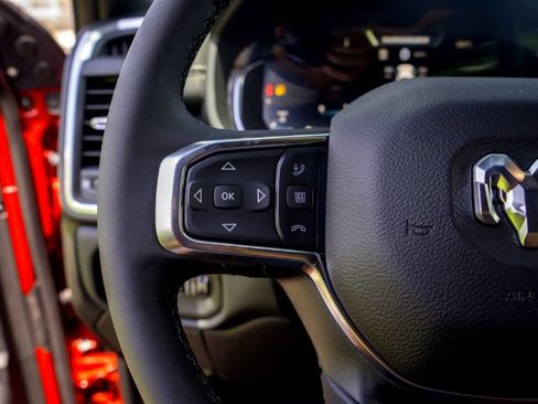 New 2026 RAM 2500 Laramie AWD/4WD image 15