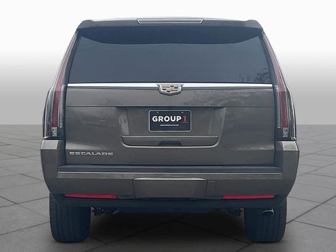 Used 2015 Cadillac Escalade ESV Luxury AWD/4WD image 4