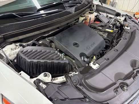 Used 2023 Chevrolet Traverse LT w/ LPO, Floor Liner Package image 22