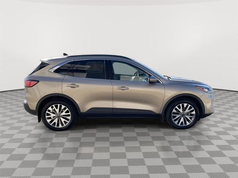 Used 2021 Ford Escape Titanium w/ Class II Trailer Tow Package image 8