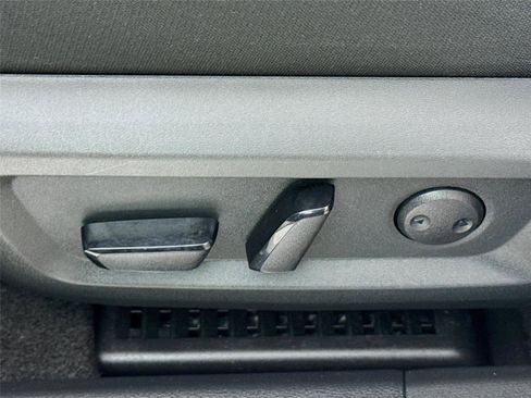 Used 2023 Nissan Rogue SV image 19