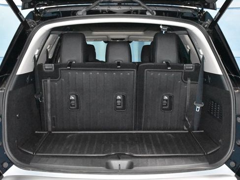 Certified 2025 Nissan Pathfinder Platinum w/ Black Appearance Package AWD/4WD image 28