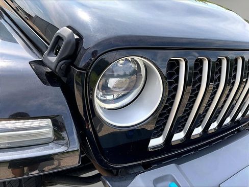 Used 2023 Jeep Wrangler Unlimited Sahara w/ Cold Weather Group AWD/4WD image 31