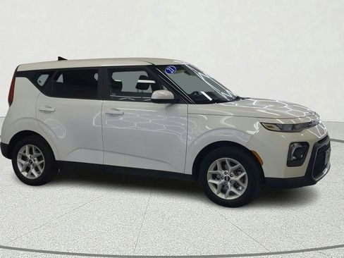 Used 2021 Kia Soul S FWD image 2