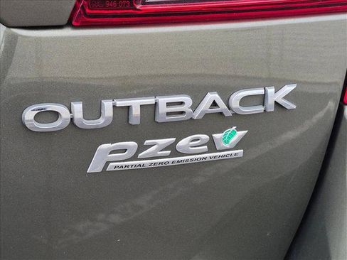 Used 2015 Subaru Outback 2.5i Limited AWD/4WD image 12