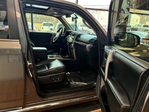 Used 2014 Toyota 4Runner Limited image 24