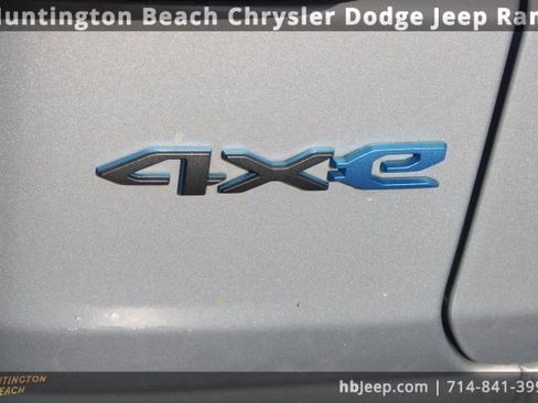 Used 2024 Jeep Wrangler Unlimited image 7