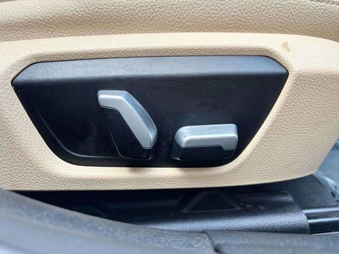 Used 2018 BMW 320i xDrive Sedan w/ Convenience Package image 10