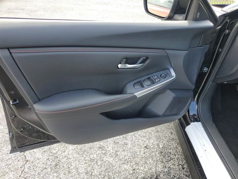 New 2025 Nissan Sentra SR w/ Midnight Edition image 8