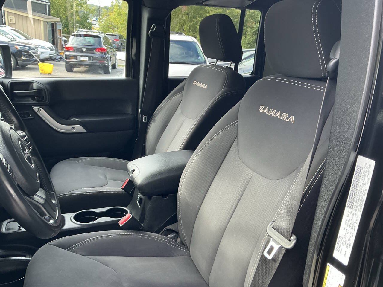 Used 2016 Jeep Wrangler Unlimited Sahara w/ Connectivity Group AWD/4WD image 24