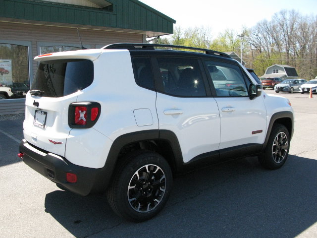 Used 2023 Jeep Renegade Trailhawk AWD/4WD image 4