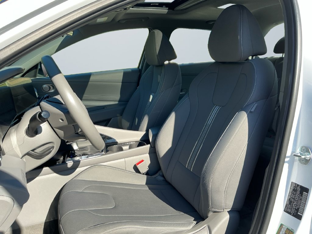 Used 2025 Hyundai Elantra SEL FWD image 10