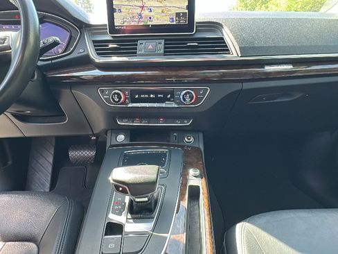 Used 2019 Audi Q5 2.0T Premium Plus w/ Premium Plus Package AWD/4WD image 21