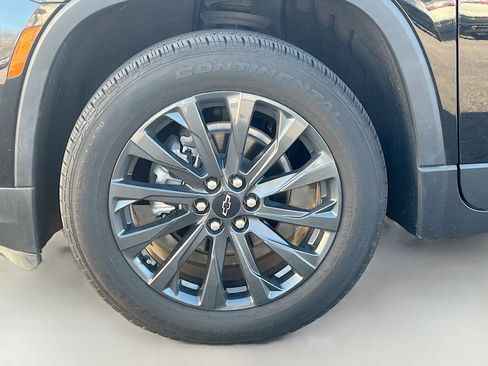 Used 2023 Chevrolet Traverse RS image 32