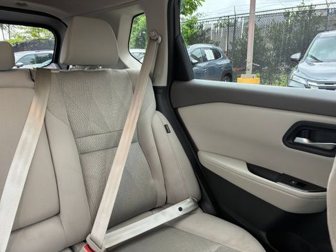 Used 2025 Nissan Rogue SV FWD image 32
