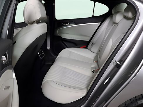 Used 2024 Genesis G70 2.5T w/ Sport Prestige Package image 11