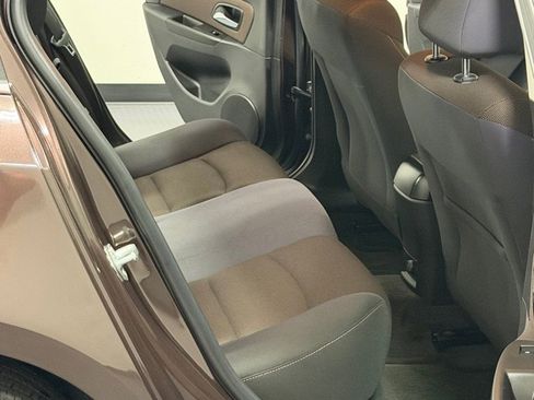 Used 2015 Chevrolet Cruze LT w/ Enhanced Safety Package image 10