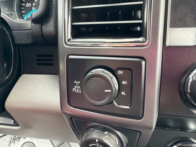 Used 2019 Ford F150 XLT w/ Equipment Group 302A Luxury AWD/4WD image 35