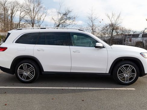 Used 2025 Mercedes-Benz GLS 450 4MATIC image 8