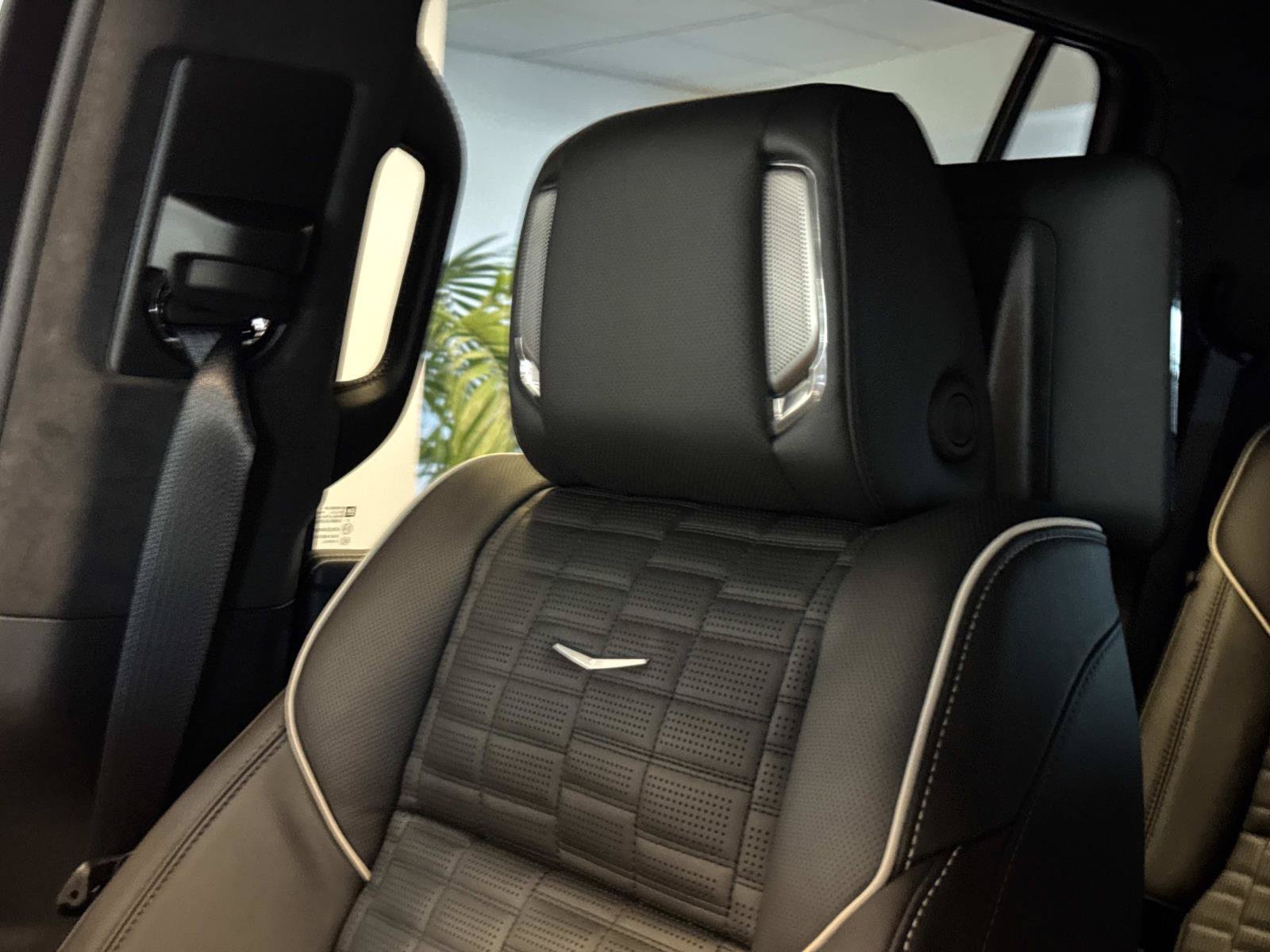 Used 2026 Cadillac Escalade V w/ LPO, ONYX Package AWD/4WD image 23