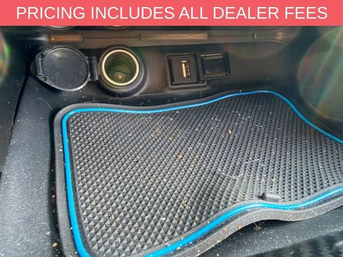 Used 2020 Toyota RAV4 XSE w/ XSE Grade Weather Package AWD/4WD image 9